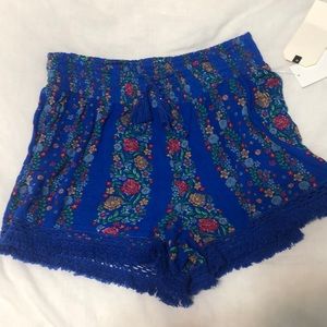 vanilla star | floral shorts